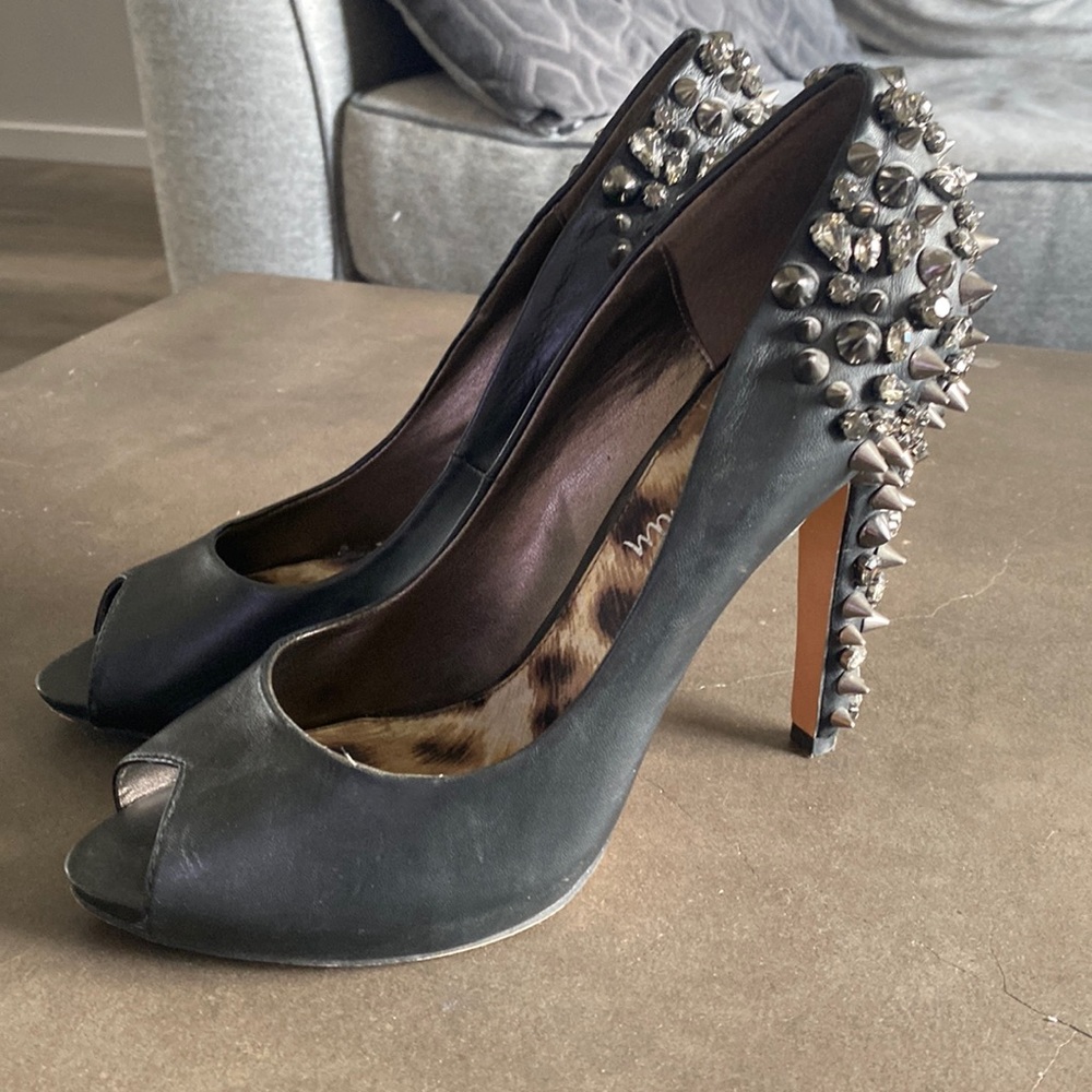 Sam Edelman Spiked Pumps size 10